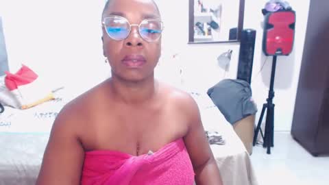 TANYTHOTTxx online show from March 2025 07:10:02 PM