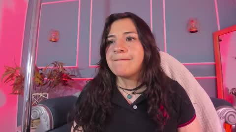 Snapshot of tarataylorr chatting on October 2025 02:33:01 AM Tara online show from October 2025 02:33:01 AM