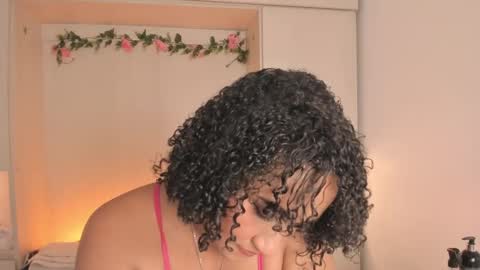 Snapshot of tarawiilson_ chatting on September 2025 04:39:02 AM T A R A online show from September 2025 04:39:02 AM