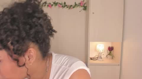 Snapshot of tarawiilson_ chatting on October 2025 04:31:02 AM T A R A online show from October 2025 04:31:02 AM