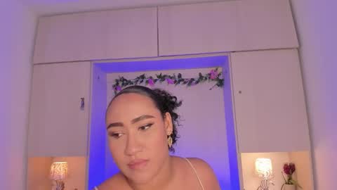 Snapshot of tarawiilson_ chatting on November 2025 04:12:02 AM T A R A online show from November 2025 04:12:02 AM