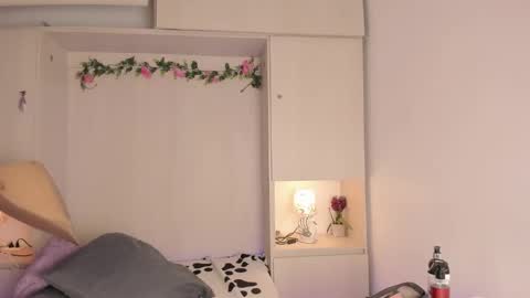 Snapshot of tarawiilson_ chatting on November 2025 04:23:02 AM T A R A online show from November 2025 04:23:02 AM