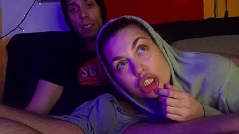 T  J   online show from November 2025 10:36:02 AM