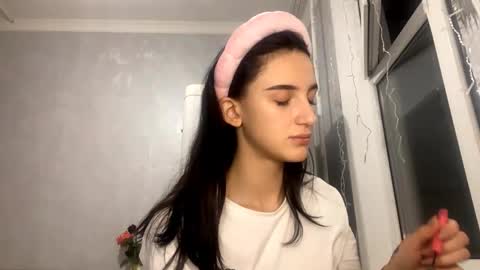 Linda online show from September 2025 08:23:02 PM