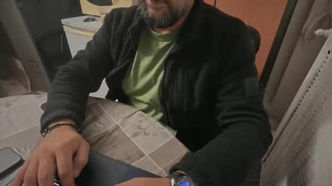 Snapshot of tarkan198 chatting on October 2025 07:04:02 PM tarkan198 online show from October 2025 07:04:02 PM