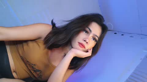 Vannesa online show from March 2025 03:44:01 AM