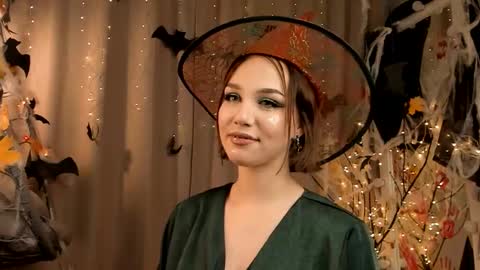 Tate online show from October 2025 06:09:01 PM