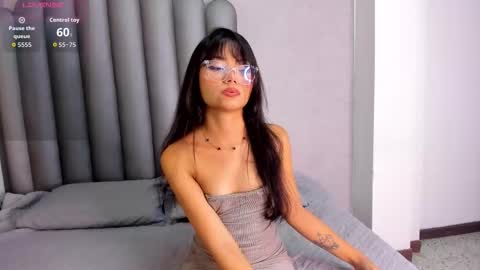 Snapshot of tatiana_lopez19 chatting on November 2025 12:22:01 PM Tatiana online show from November 2025 12:22:01 PM