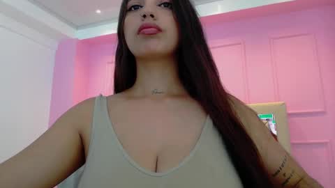 Snapshot of tatilarson chatting on March 2025 12:05:02 PM TATI online show from March 2025 12:05:02 PM