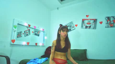 Snapshot of tatis_blux chatting on January 2025 06:35:01 PM Tatiana  online show from January 2025 06:35:01 PM