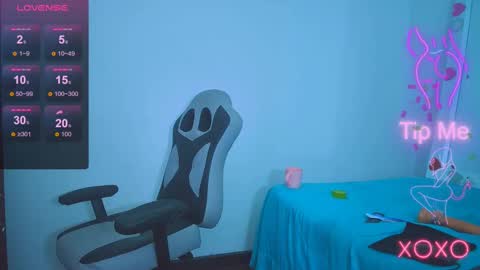 Snapshot of tatis_blux chatting on February 2025 08:30:02 PM Tatiana  online show from February 2025 08:30:02 PM