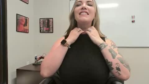 La Sirena online show from November 2025 10:41:01 PM