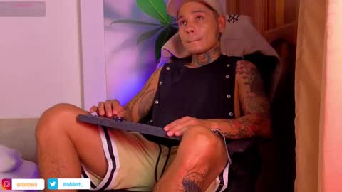 Snapshot of tattokoi chatting on October 2025 09:35:02 PM tattokoi online show from October 2025 09:35:02 PM