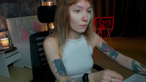 Snapshot of tattoo_artbaby chatting on October 2025 02:04:01 AM tattoo_artbaby online show from October 2025 02:04:01 AM