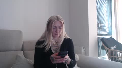 Snapshot of tattoobbgirl chatting on October 2025 11:21:02 AM tattoobbgirl online show from October 2025 11:21:02 AM