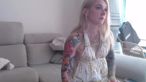 Snapshot of tattoobbgirl chatting on October 2025 01:25:02 PM tattoobbgirl online show from October 2025 01:25:02 PM