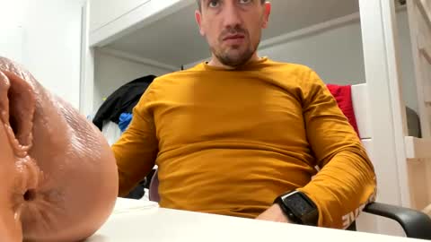 Tatuador40 online show from December 2024 07:01:02 PM