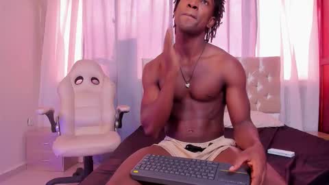 tau_montes online show from November 2025 12:39:02 PM