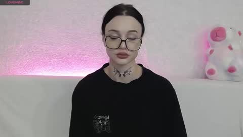 Taya online show from October 2025 04:51:02 PM