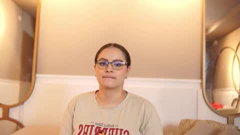 Teylor  Kim online show from October 2025 06:50:02 PM