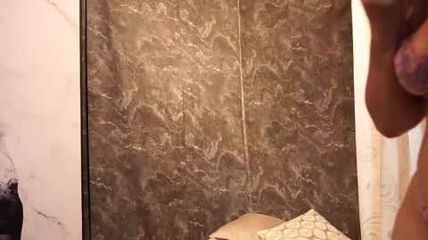 Teylor  Kim online show from October 2025 08:20:01 PM