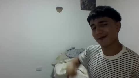 taylor1520 online show from November 2025 12:53:01 AM