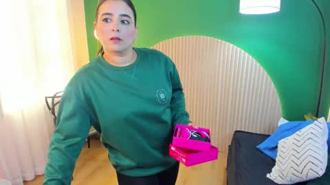 Snapshot of taylor_bennet chatting on September 2025 12:08:02 PM Taylor Bennet online show from September 2025 12:08:02 PM