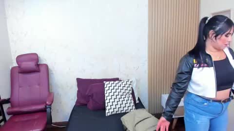 Snapshot of taylor_bennet chatting on November 2025 12:06:02 PM Taylor Bennet online show from November 2025 12:06:02 PM