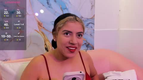 taylor_cupper_ online show from October 2025 07:55:02 PM