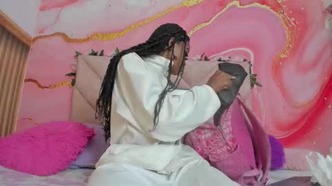 Oriana online show from October 2025 10:59:01 AM