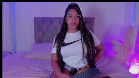 Snapshot of taylor_sexyy chatting on October 2025 04:57:02 AM Taylor online show from October 2025 04:57:02 AM