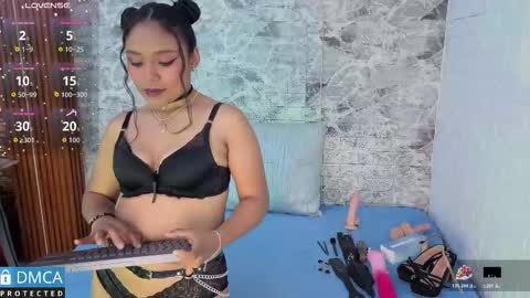 Snapshot of taylorexotic chatting on November 2025 02:45:02 AM Tay online show from November 2025 02:45:02 AM