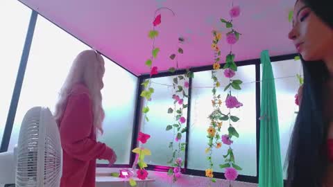 Snapshot of taylorsmitth_ chatting on October 2025 11:44:01 AM TAYLOR online show from October 2025 11:44:01 AM