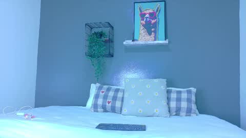 Snapshot of taylorsmitth_ chatting on November 2025 12:17:01 PM TAYLOR online show from November 2025 12:17:01 PM