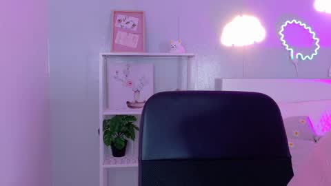 Snapshot of taylorsmitth_ chatting on November 2025 11:21:02 AM TAYLOR online show from November 2025 11:21:02 AM