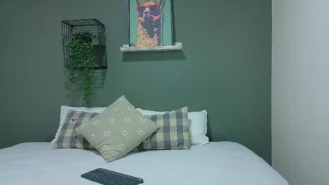 Snapshot of taylorsmitth_ chatting on November 2025 11:42:01 AM TAYLOR online show from November 2025 11:42:01 AM