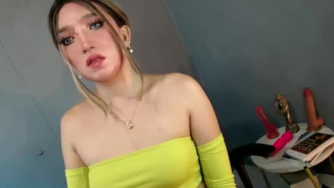 ellaine online show from December 2024 10:34:02 PM