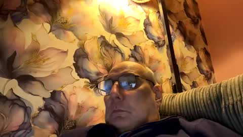 Snapshot of tebb61 chatting on September 2025 06:42:01 PM Mark online show from September 2025 06:42:01 PM