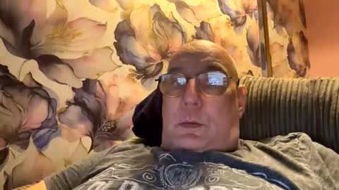 Snapshot of tebb61 chatting on September 2025 07:04:01 PM Mark online show from September 2025 07:04:01 PM