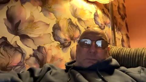 Snapshot of tebb61 chatting on October 2025 07:15:01 PM Mark online show from October 2025 07:15:01 PM