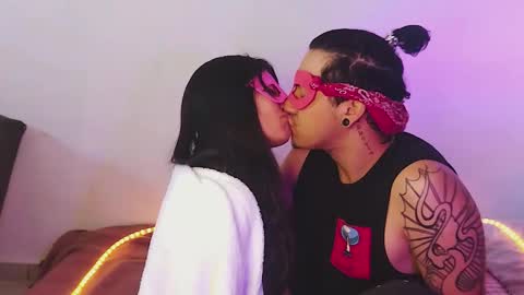 Shelovesthemask online show from November 2025 03:34:01 PM