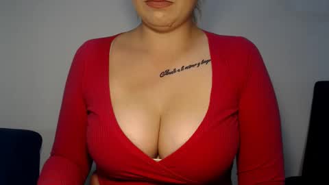 Teeyara  online show from October 2025 06:16:02 PM