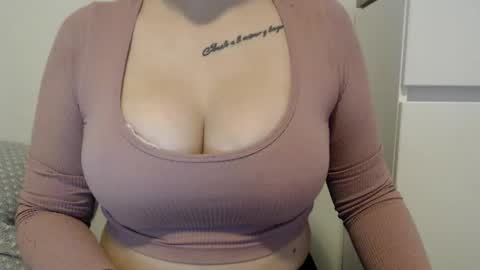 Teeyara  online show from October 2025 09:43:01 AM