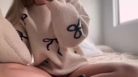 Snapshot of teffsweet18 chatting on October 2025 12:47:01 PM Amy No penetration Virgiin giirl online show from October 2025 12:47:01 PM