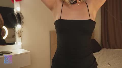 Sarah     online show from September 2025 06:11:02 PM