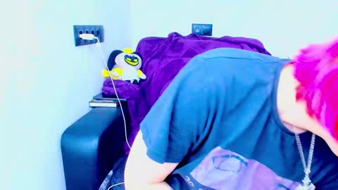 Snapshot of tenebrise chatting on October 2025 04:00:01 AM Kira online show from October 2025 04:00:01 AM