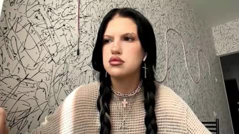 Snapshot of tenniegirres chatting on October 2025 08:36:01 AM Hi Im Vini online show from October 2025 08:36:01 AM