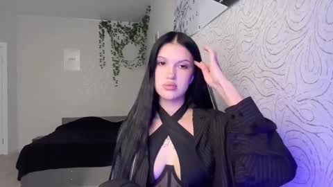 Snapshot of tenniegirres chatting on November 2025 11:54:01 AM Hi Im Vini online show from November 2025 11:54:01 AM