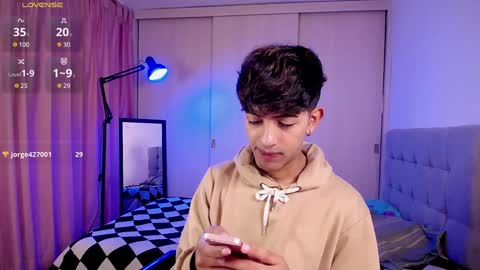 Snapshot of teobrowny_ chatting on January 2025 05:04:01 PM teo brown Independent model online show from January 2025 05:04:01 PM