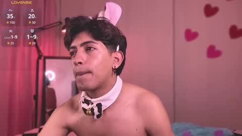 Snapshot of teobrowny_ chatting on March 2025 06:08:02 PM teo brown Independent model online show from March 2025 06:08:02 PM